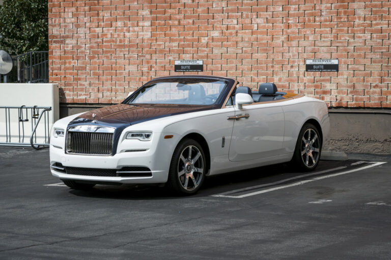 Rolls Royce Dawn white-1