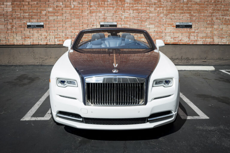 Rolls Royce Dawn white-12