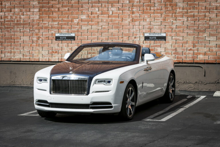 Rolls Royce Dawn white-2