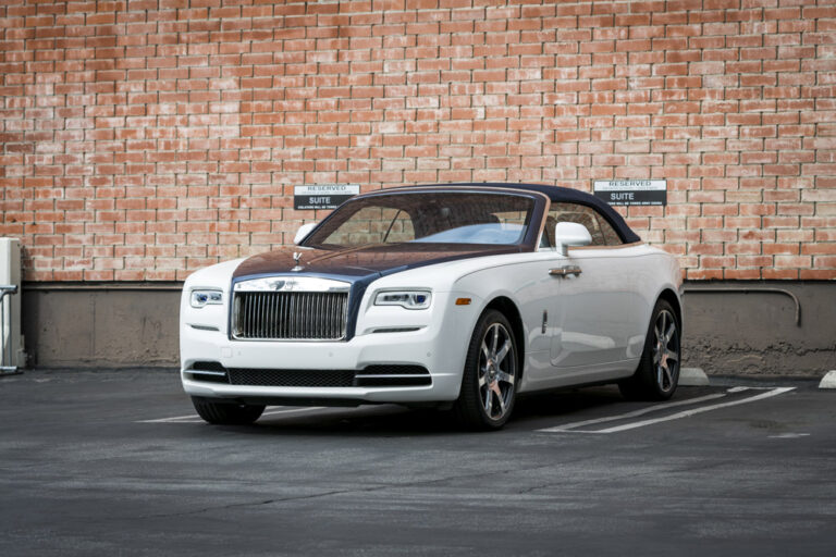 Rolls Royce Dawn white-4