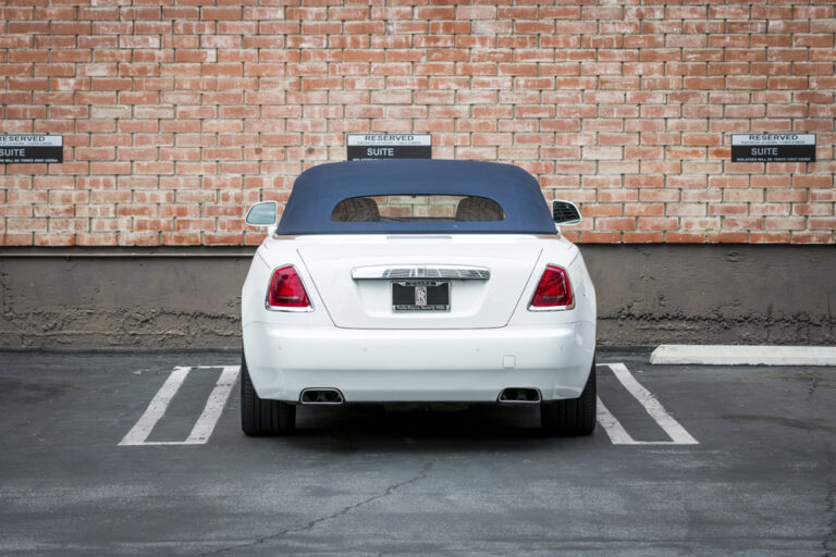 Rolls Royce Dawn white-7