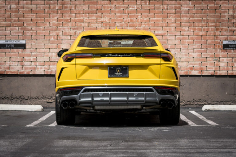 Yellow-Lamborghini-Urus-1