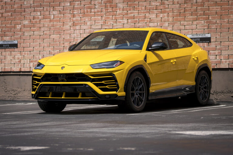Yellow-Lamborghini-Urus-14