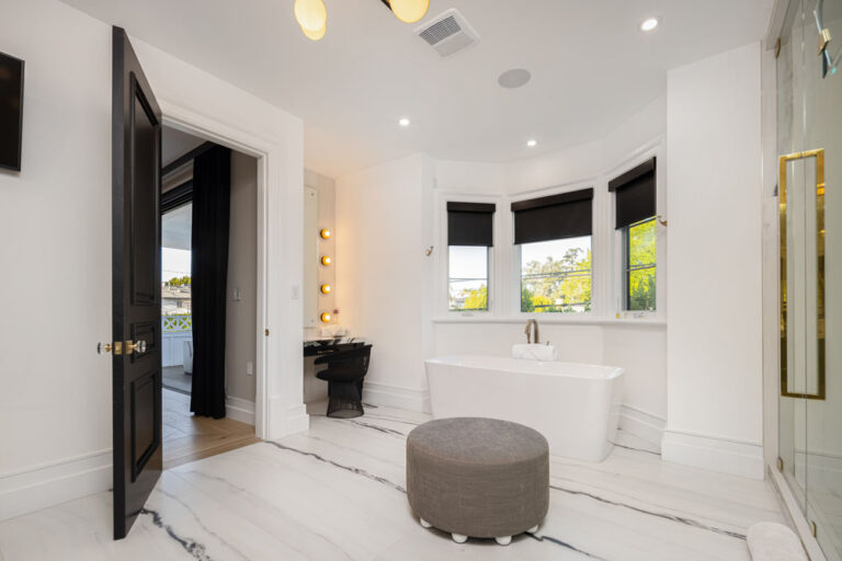 Gardner Modern - West Hollywood, 5 Bd + Office, 6 Ba, 5,506 SF, Modern, Pool-Hot Tub, Indoor-Outdoor Living, Theater-27