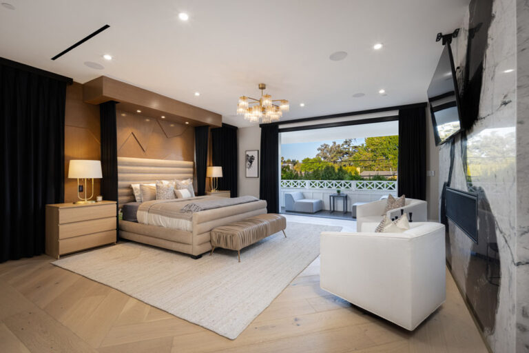 Gardner Modern - West Hollywood, 5 Bd + Office, 6 Ba, 5,506 SF, Modern, Pool-Hot Tub, Indoor-Outdoor Living, Theater-8