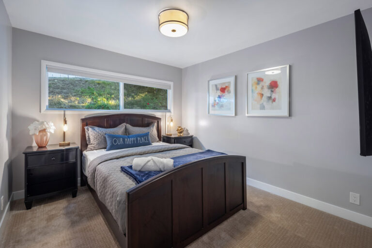 Hidden Valley Pl - Beverly Hills, 3 Bd, 4 Ba, Newly Renovated, Large Backyard, Private, Mini Basketball, Putting Green, Gym-Office, Canyon Views-13