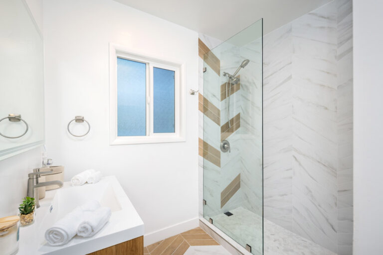 Hidden Valley Pl - Beverly Hills, 3 Bd, 4 Ba, Newly Renovated, Large Backyard, Private, Mini Basketball, Putting Green, Gym-Office, Canyon Views-26