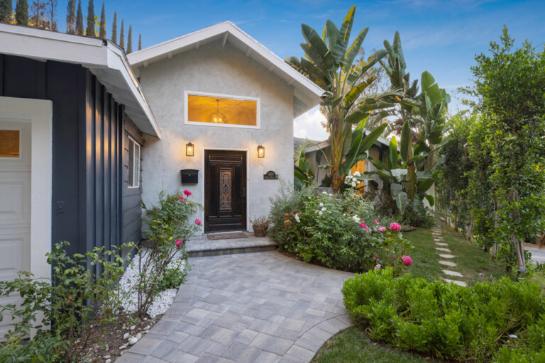 Hidden Valley Pl - Beverly Hills, 3 Bd, 4 Ba, Newly Renovated, Large Backyard, Private, Mini Basketball, Putting Green, Gym-Office, Canyon Views-37